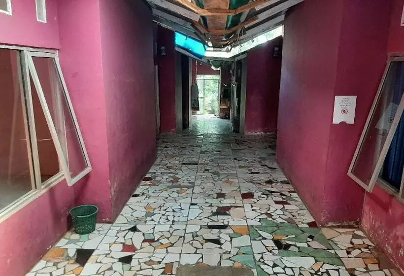 هتل Oyo 90555 Vina Pavilion