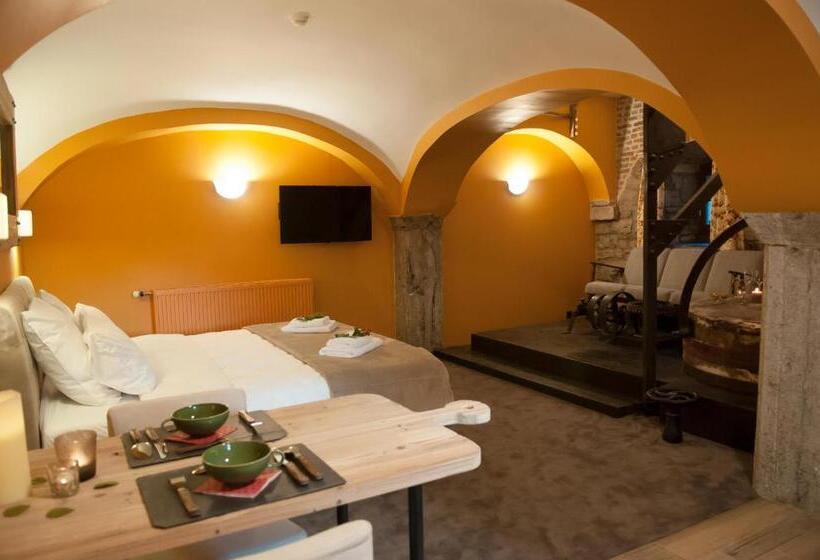 River Lodge Hotel Insolite