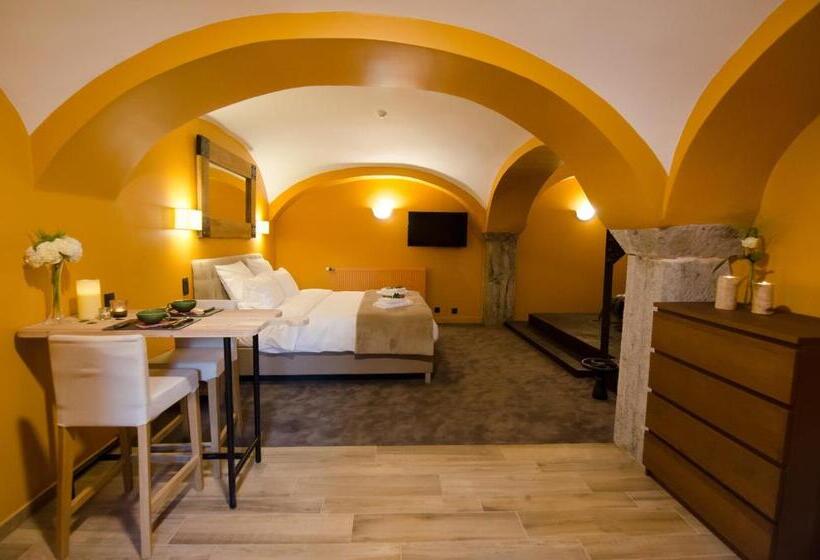 River Lodge Hotel Insolite