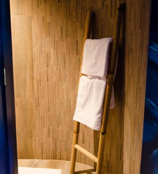 River Lodge Hotel Insolite