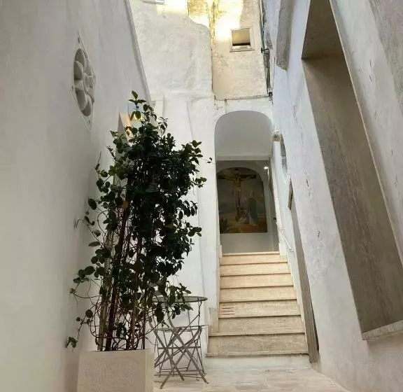 Majatalo Alcova Cellini Bell'italia