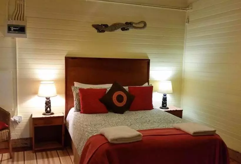 Majatalo Bedrock Lodge