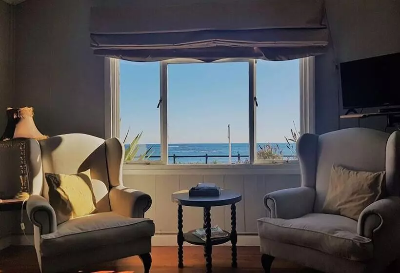 Majatalo Bedrock Lodge