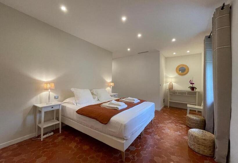 ペンション Mas Millésime Chambre Double Petit Déjeuner Piscine Mas Du Xviiième Siècle Proche Saint Rémy