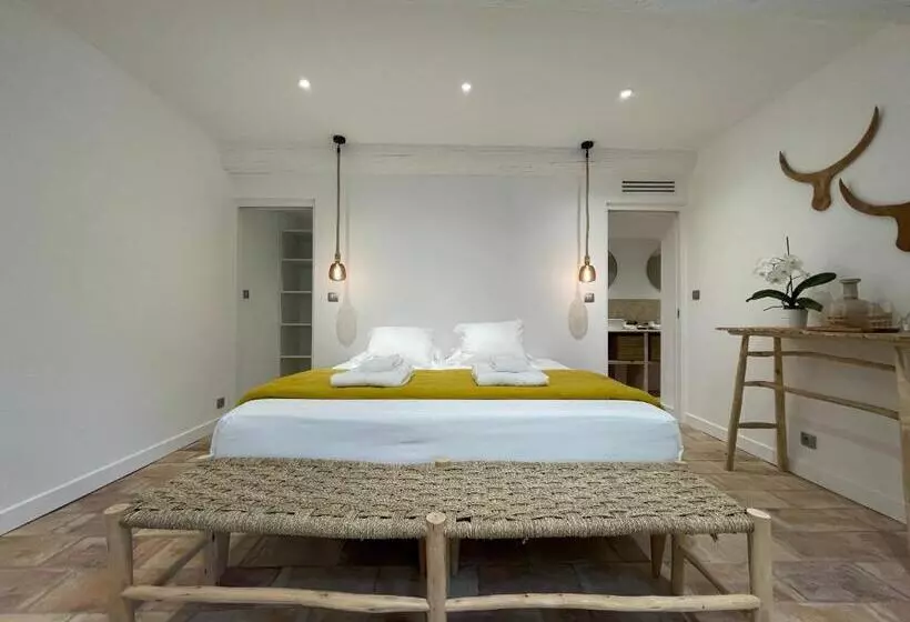 Majatalo Mas Millésime   Chambre Double   Petit Déjeuner   Piscine   Mas Du Xviiième Siècle Proche Saint Rémy