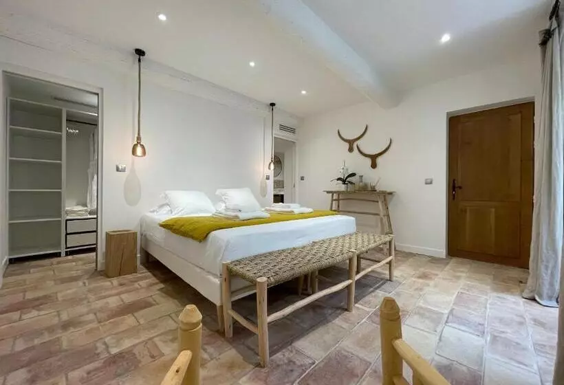 Majatalo Mas Millésime   Chambre Double   Petit Déjeuner   Piscine   Mas Du Xviiième Siècle Proche Saint Rémy