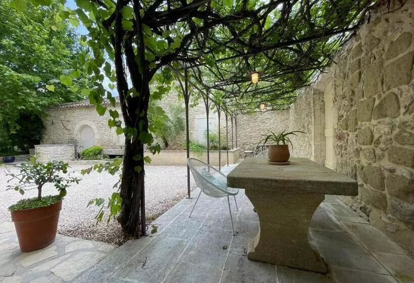 Majatalo Mas Millésime   Chambre Double   Petit Déjeuner   Piscine   Mas Du Xviiième Siècle Proche Saint Rémy