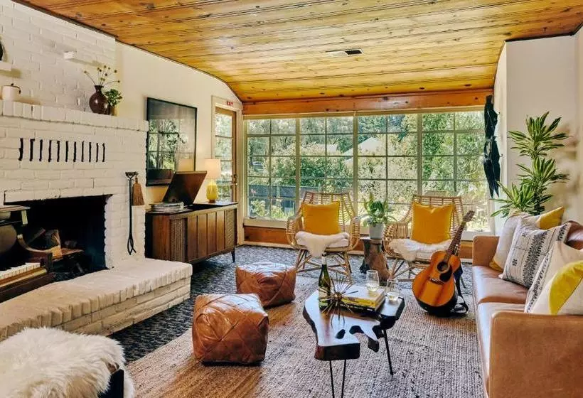 Hotelli Highlands Resort   Adults Only