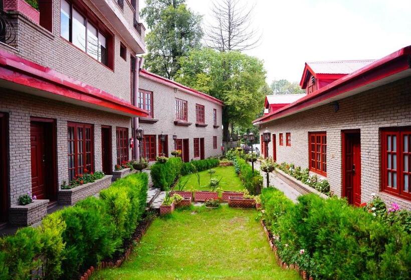 هتل Khattak Lodge Murree