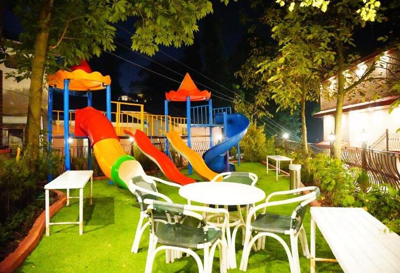 هتل Khattak Lodge Murree