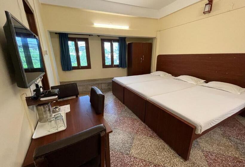 בית מלון כפרי Saluja