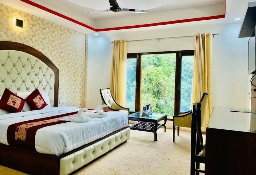 ホテル Radiance Regency   Scenic Mountain View Rooms With Balcony
