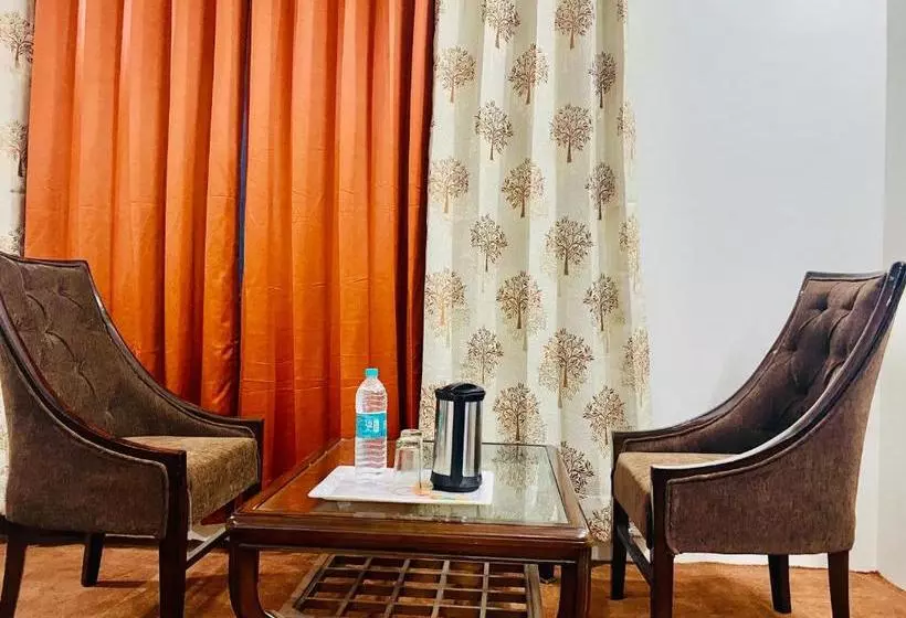 ホテル Radiance Regency   Scenic Mountain View Rooms With Balcony