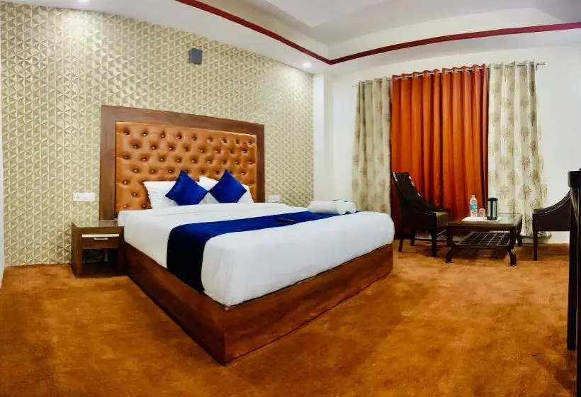 ホテル Radiance Regency   Scenic Mountain View Rooms With Balcony
