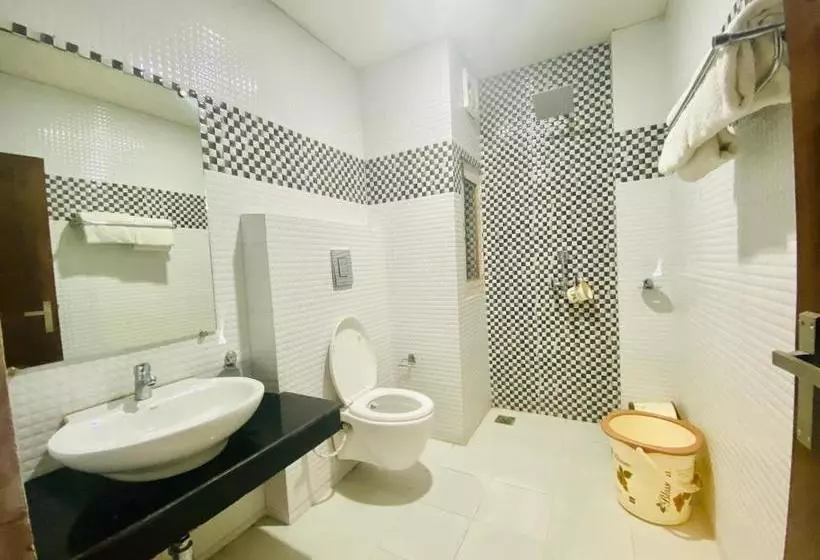 ホテル Radiance Regency   Scenic Mountain View Rooms With Balcony