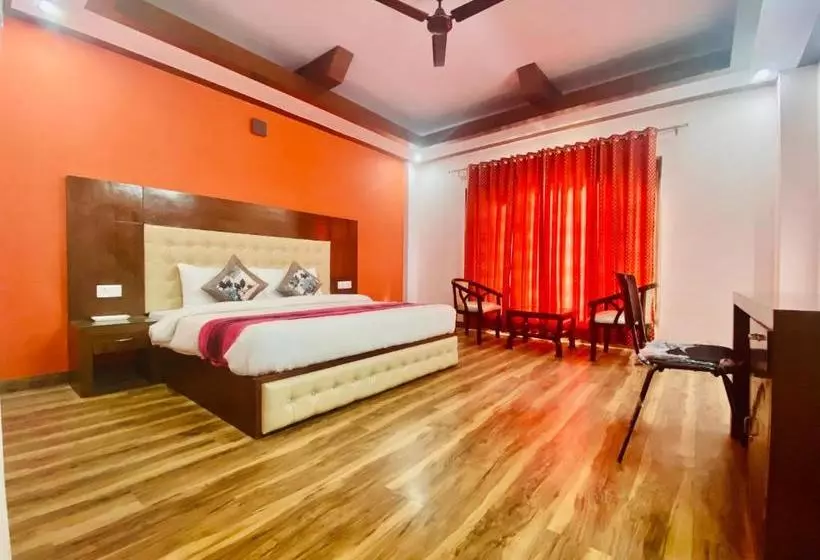 ホテル Radiance Regency   Scenic Mountain View Rooms With Balcony