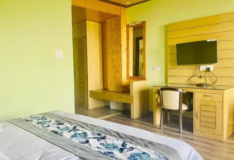 ホテル Radiance Regency   Scenic Mountain View Rooms With Balcony