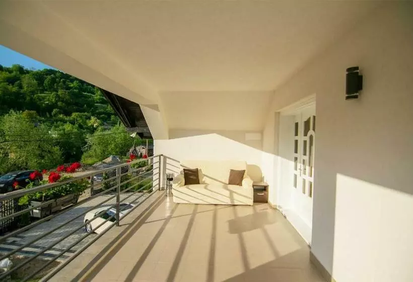 ペンション Perla Blanca