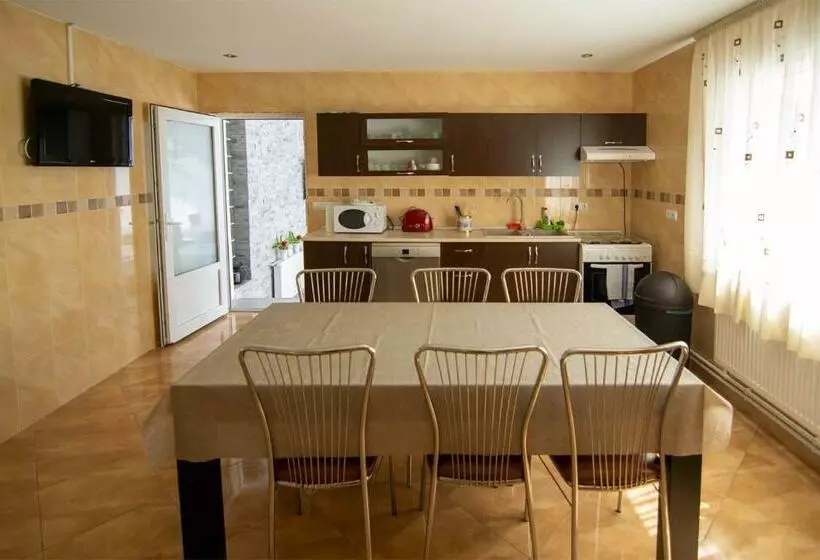 ペンション Perla Blanca