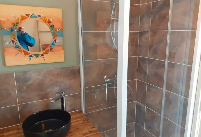 مبيت وإفطار Les Loges De Yoff