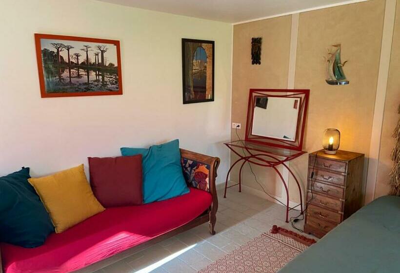 مبيت وإفطار Les Loges De Yoff