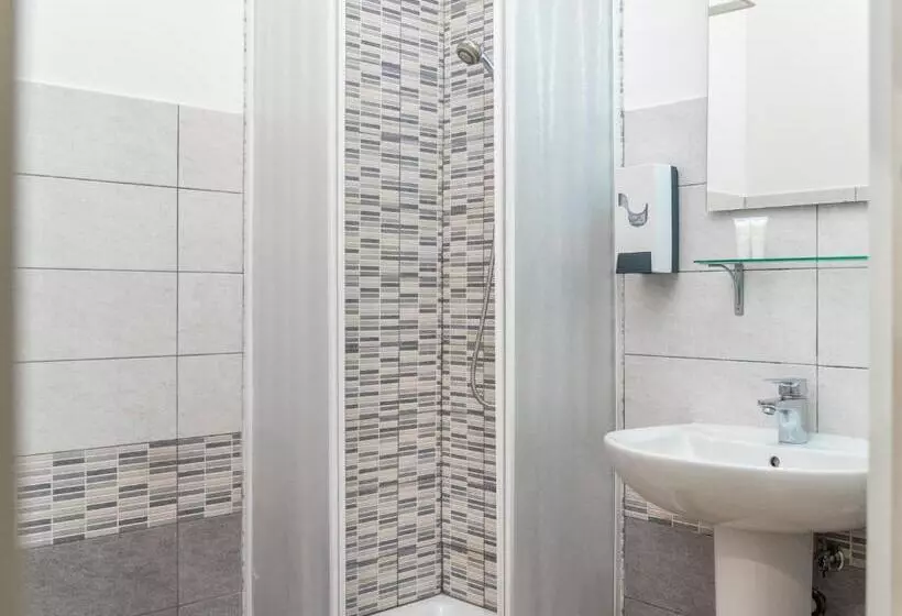 تختخواب و صبحانه Travelershome 7metri Guesthouse