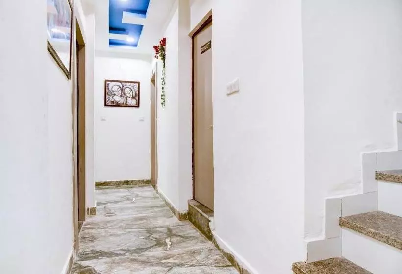 Collection O Hotel Bine Venue