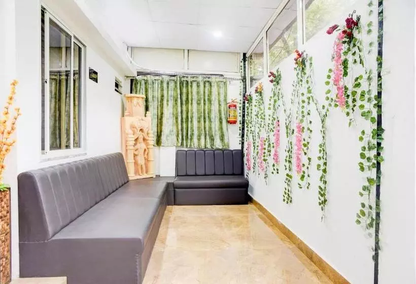 Collection O Hotel Bine Venue