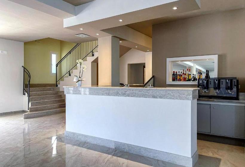 فندق Karpignàna