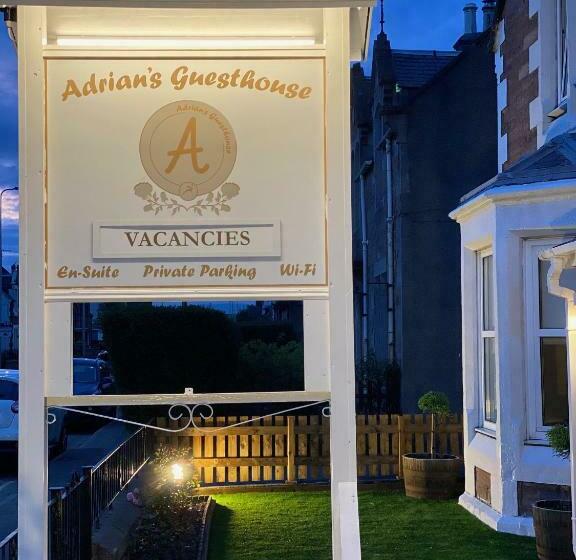 펜션 Adrian S Guest House