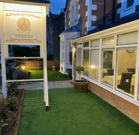 펜션 Adrian S Guest House