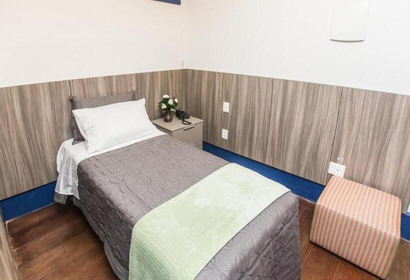 بنسيون Pousada Ouro Real