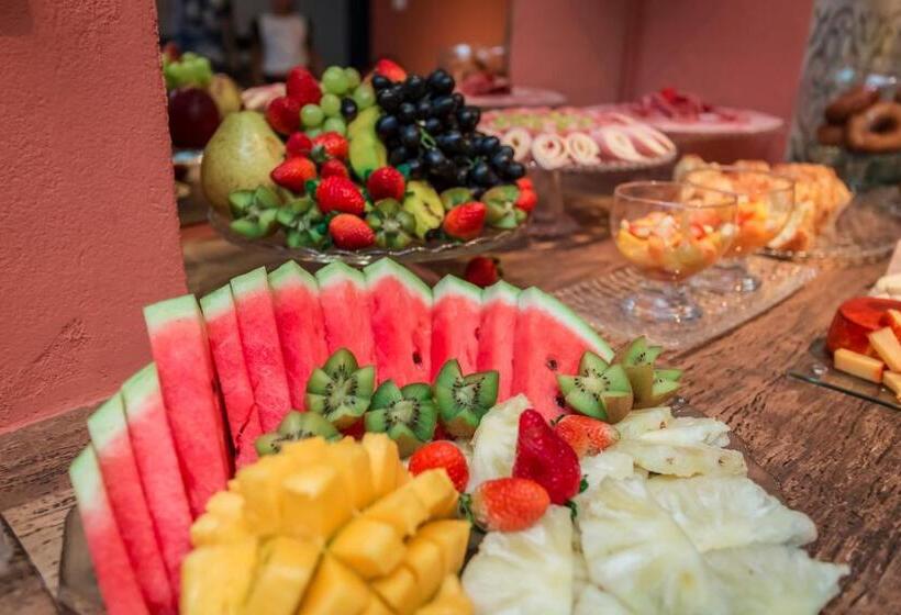 بنسيون Pousada Ouro Real