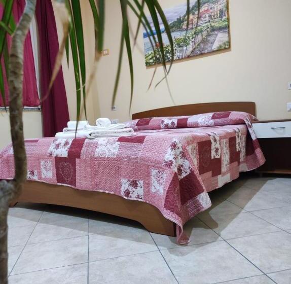 پانسیون Tropeacharmet Parking Free