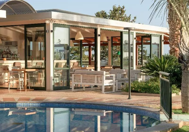 리조트 Asterias Village