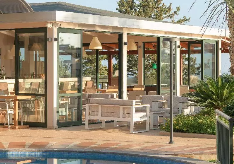 리조트 Asterias Village