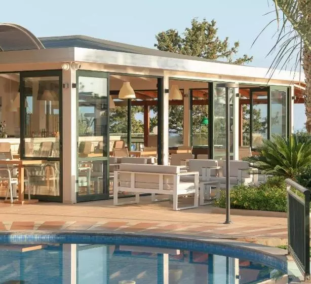 리조트 Asterias Village