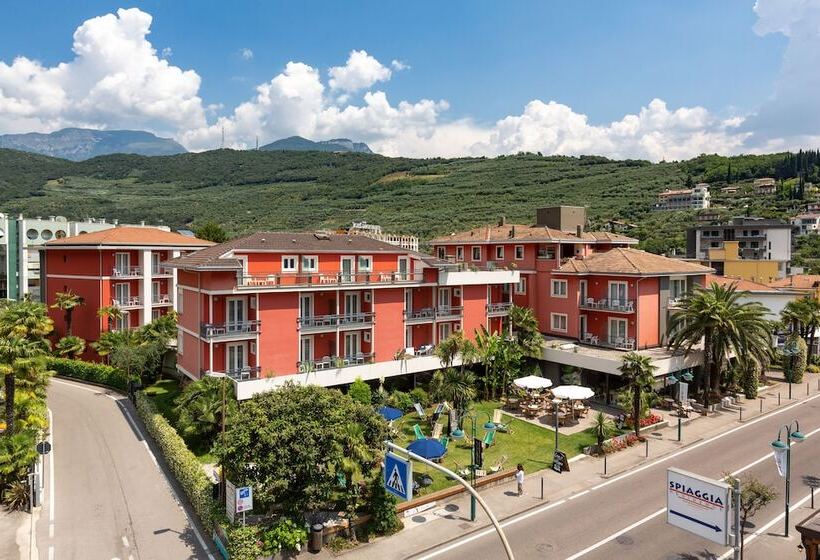 فندق Brione Green Resort