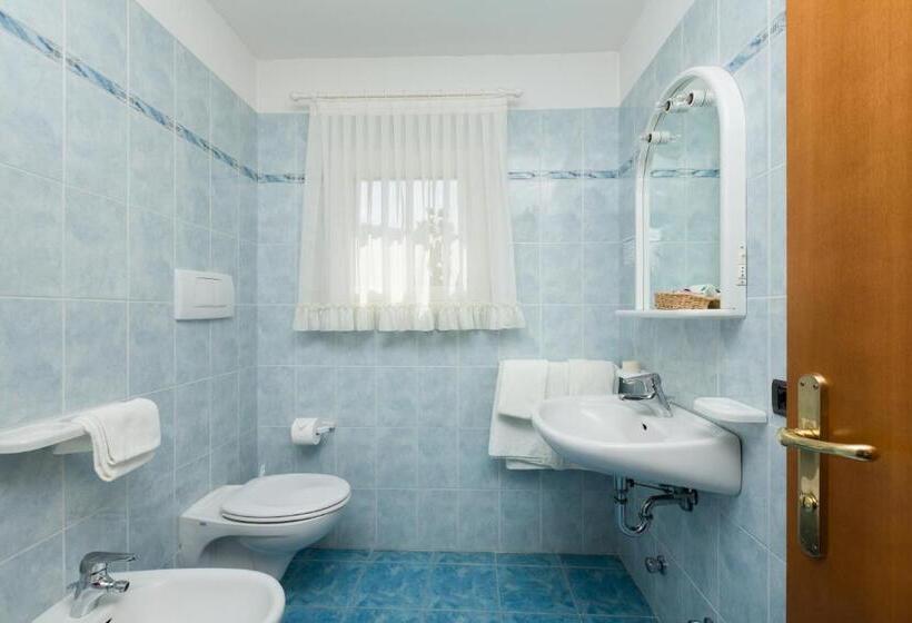 فندق Brione Green Resort