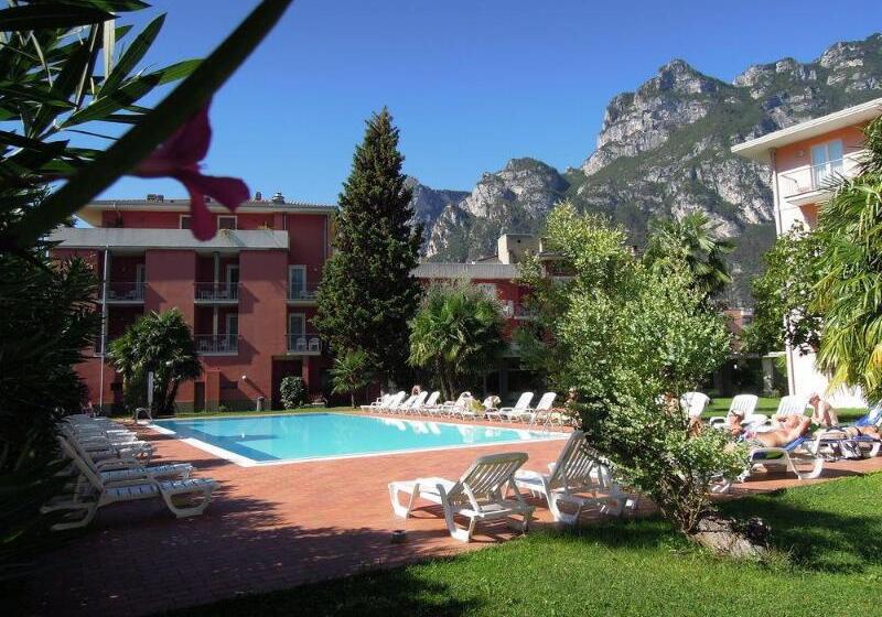 فندق Brione Green Resort