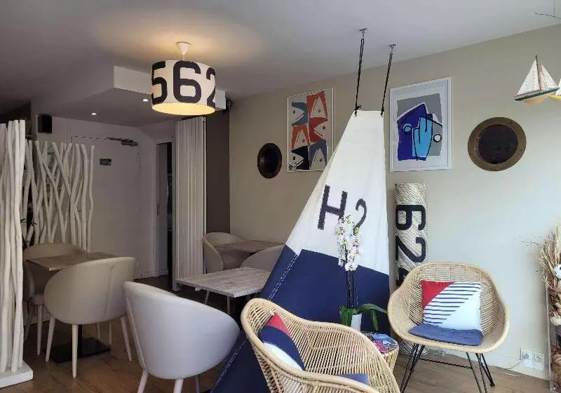 Brit Hotel Des Halles