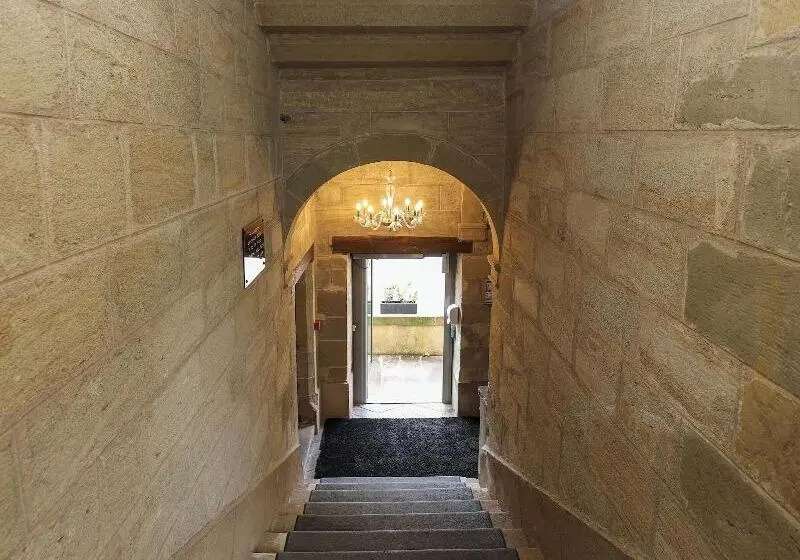 Hotelli Chateau De Lacan