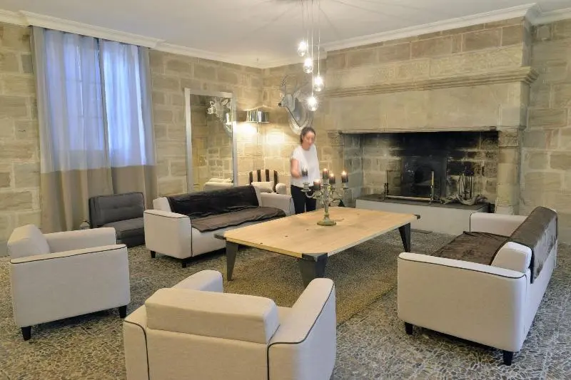 Hotelli Chateau De Lacan