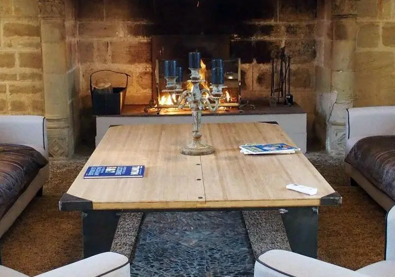 Hotelli Chateau De Lacan