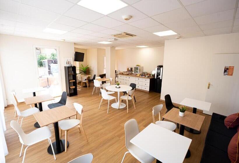 هتل Grand Cap Rooftop Pool