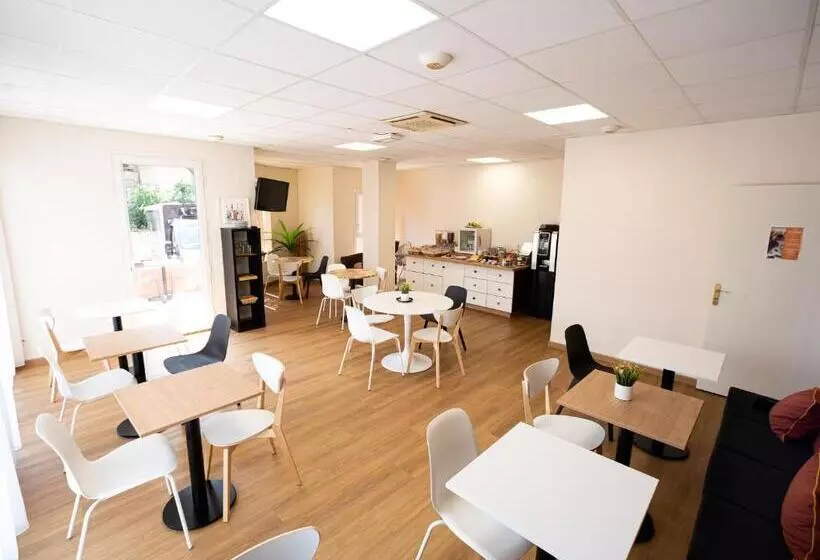 هتل Grand Cap Rooftop Pool