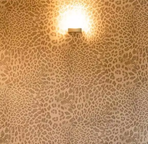 هتل Grand Cap Rooftop Pool