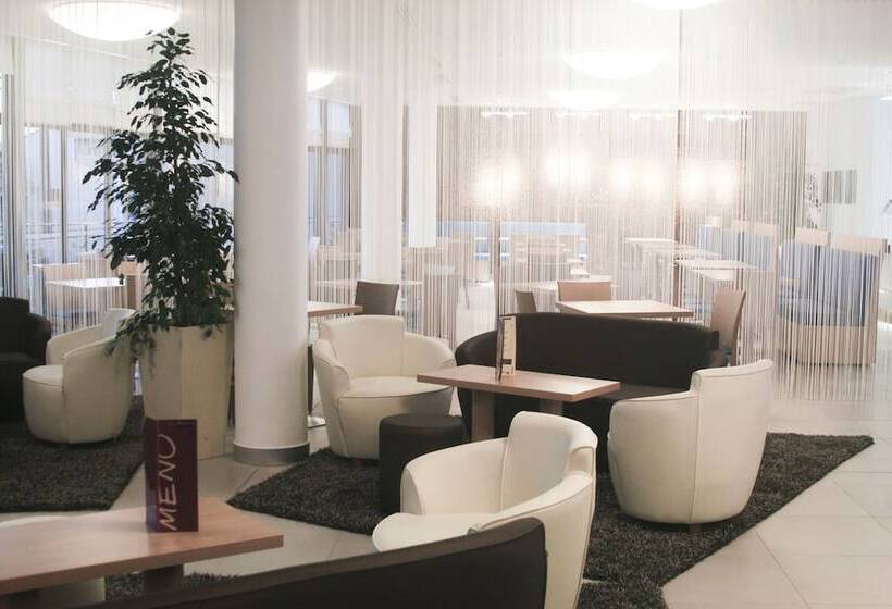هتل Holiday Inn Express Marseille Saint Charles, An Ihg