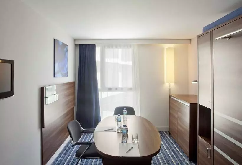 Hotel Holiday Inn Express Marseille Saint Charles, An Ihg