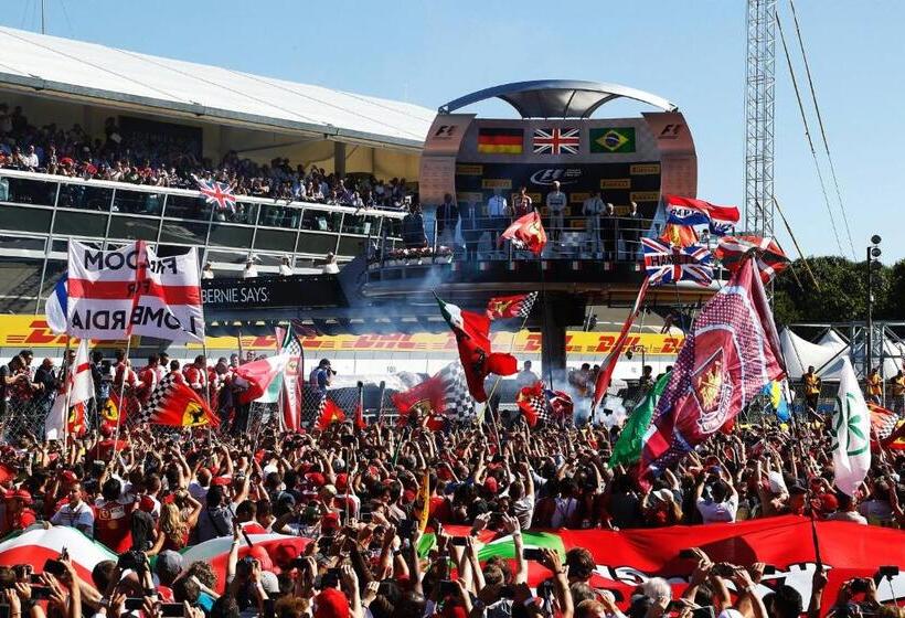 בית מלון כפרי Holiday Inn Milan Nord Zara, An Ihg